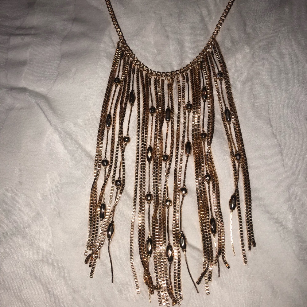 Tassel Necklace. Gold tone ⚜️🔱